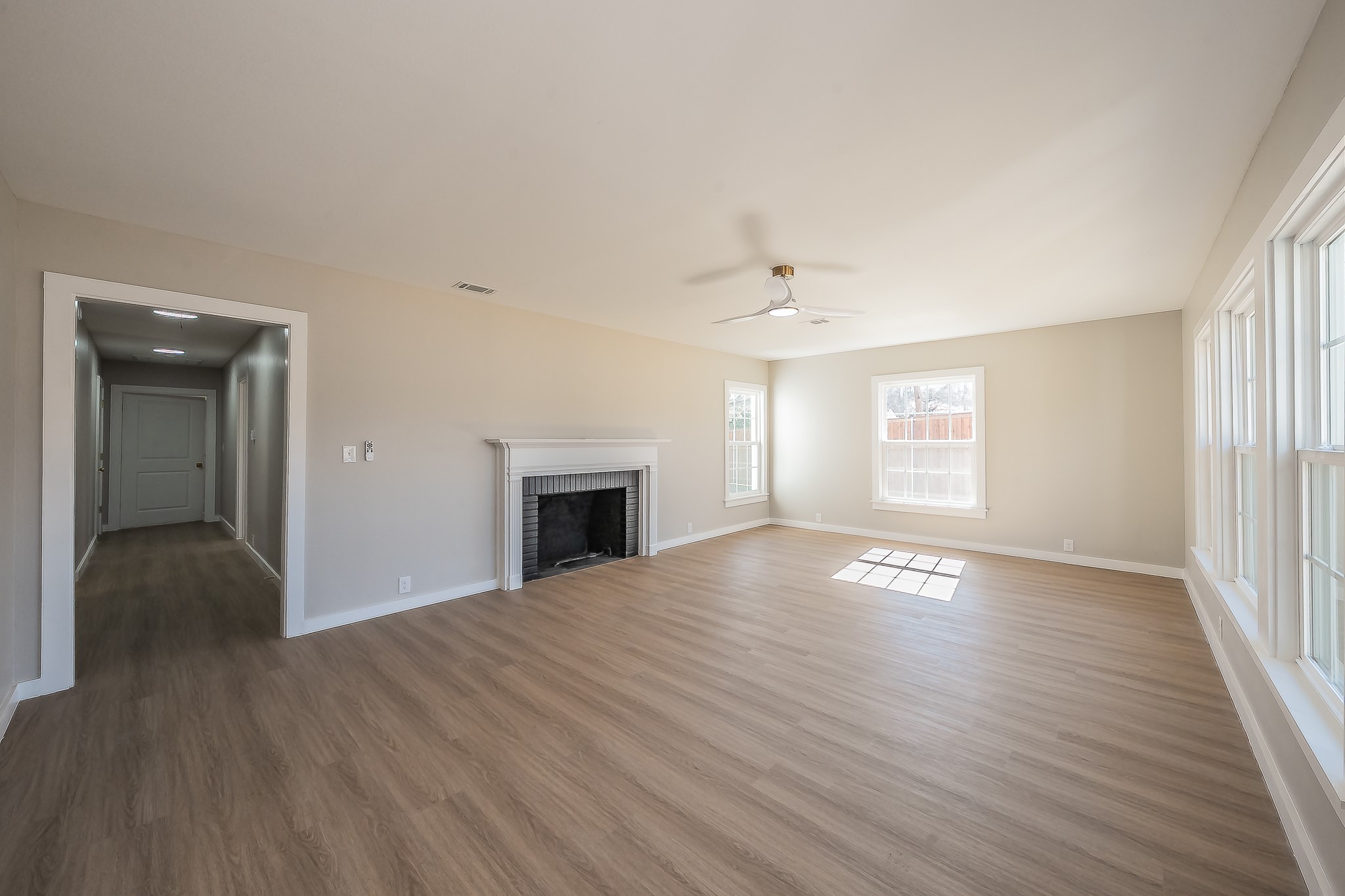 100 Crestwood Drive Fort Worth TX 76107