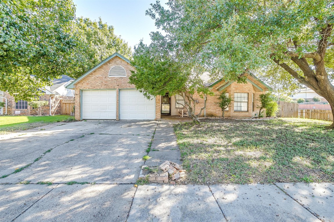 849 Arcadia Street Saginaw TX 76179
