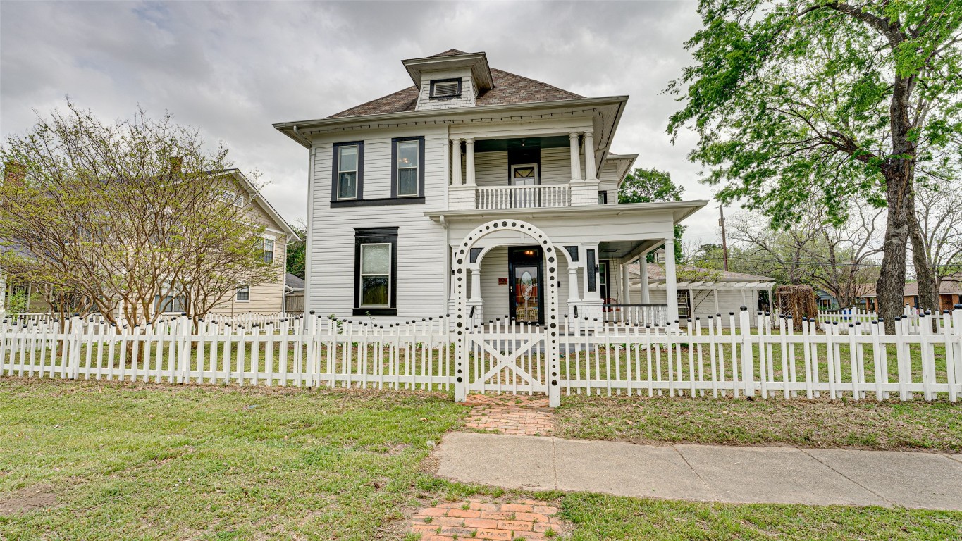 509 W Brown Street Ennis TX 75119