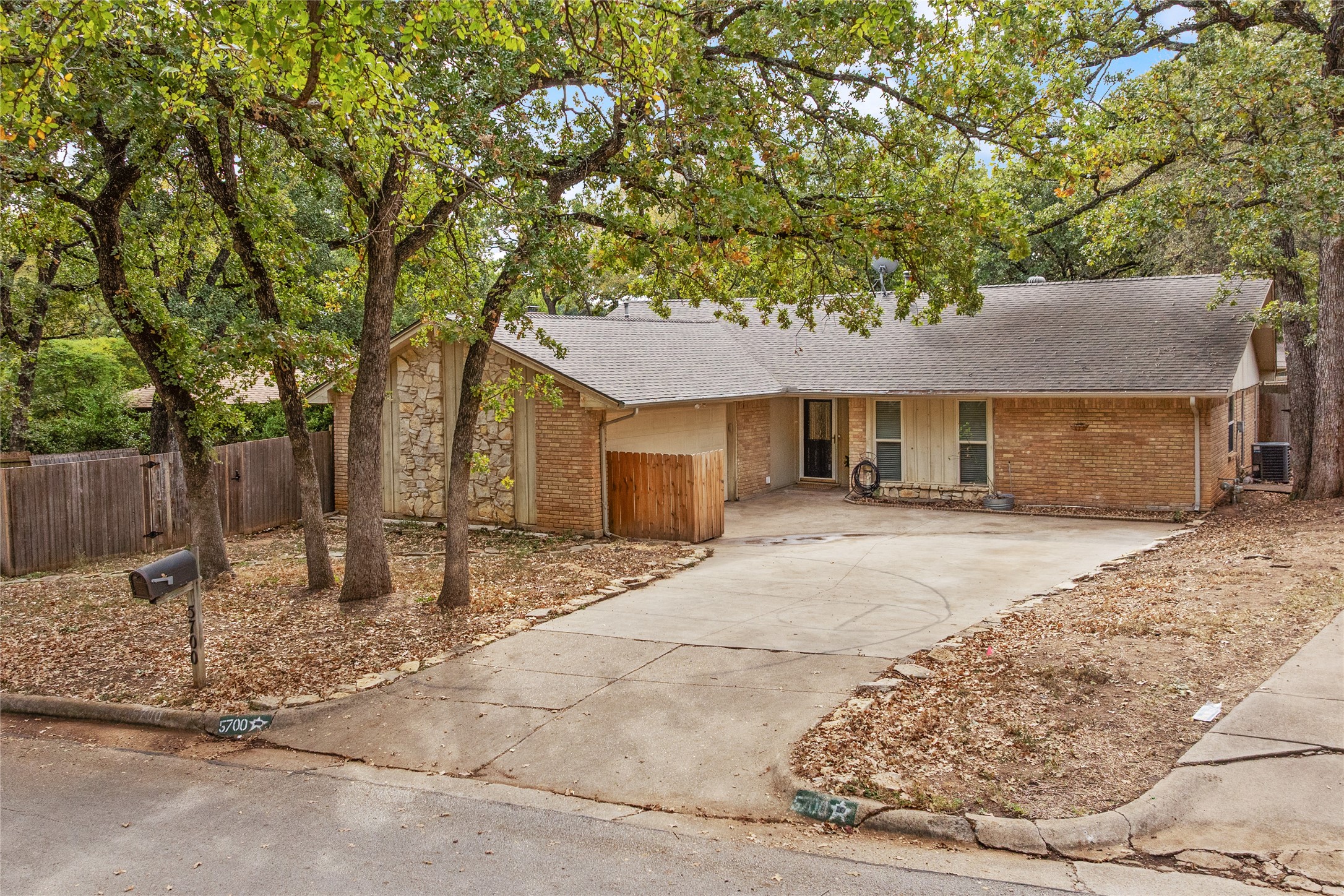 5700 Stage Line Court Arlington TX 76017