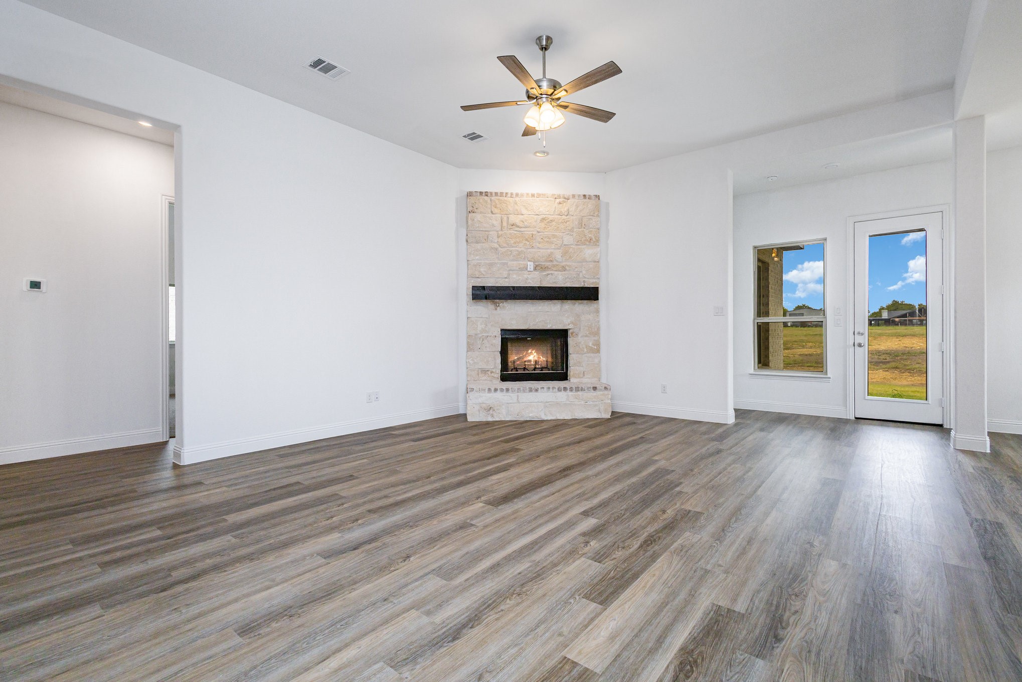 6044 Mango Sanger TX 76266