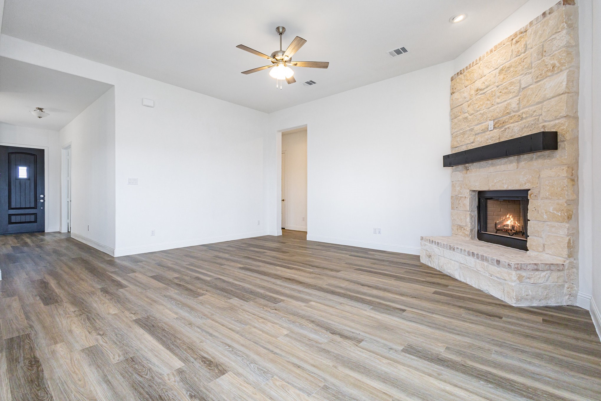 6044 Mango Sanger TX 76266