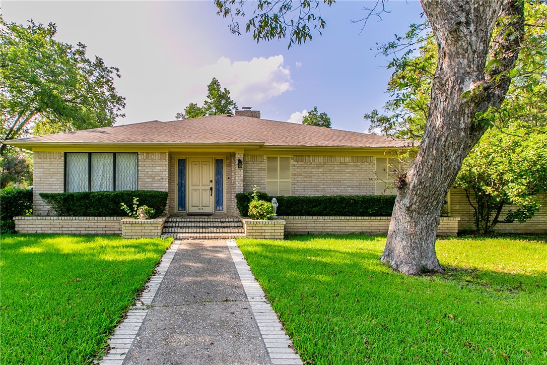 1315 Pecan Street Clifton TX 76634