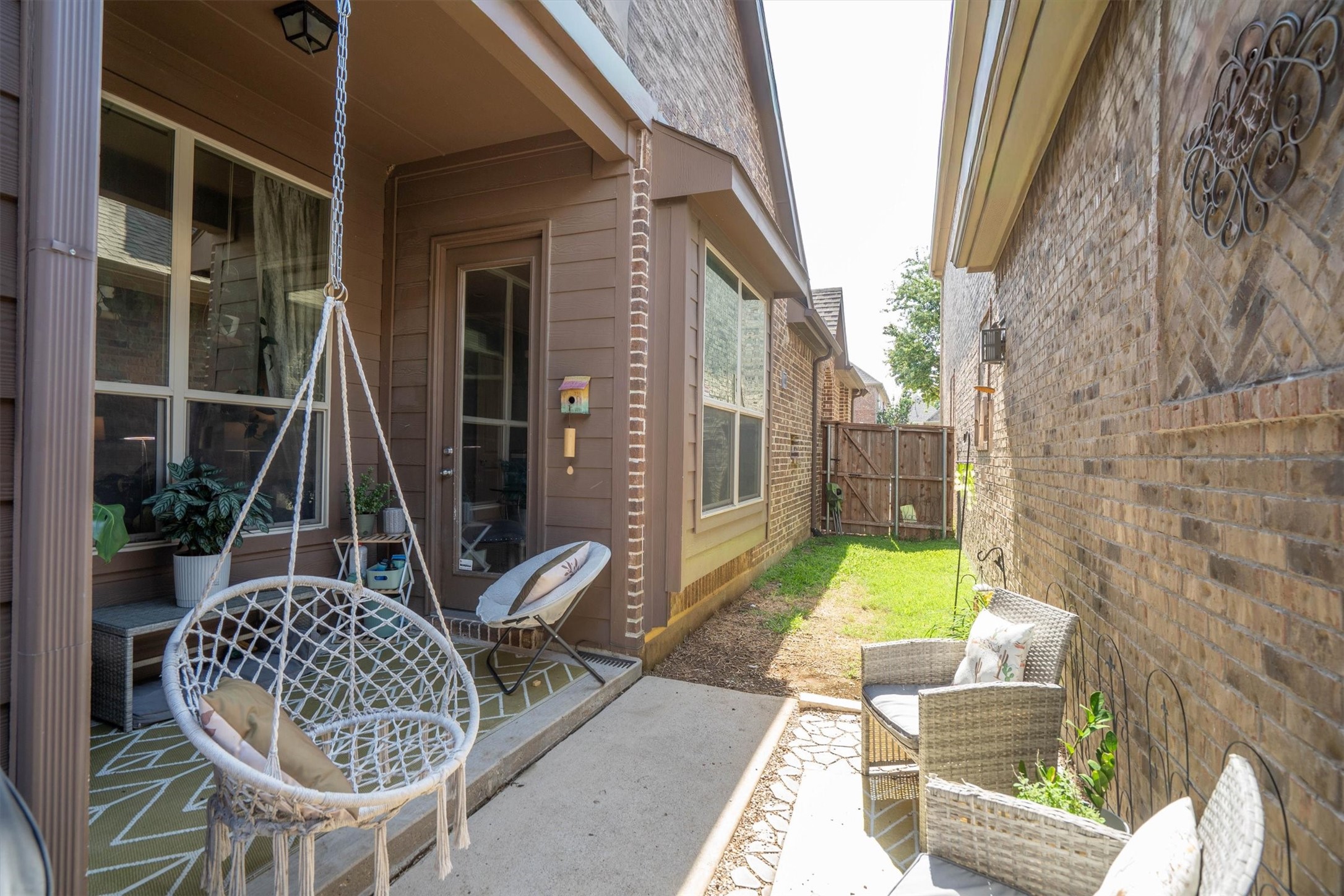 2459 Embleton Drive Lewisville TX 75067