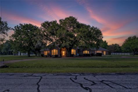 7247 Somerset Lane Aubrey TX 76227