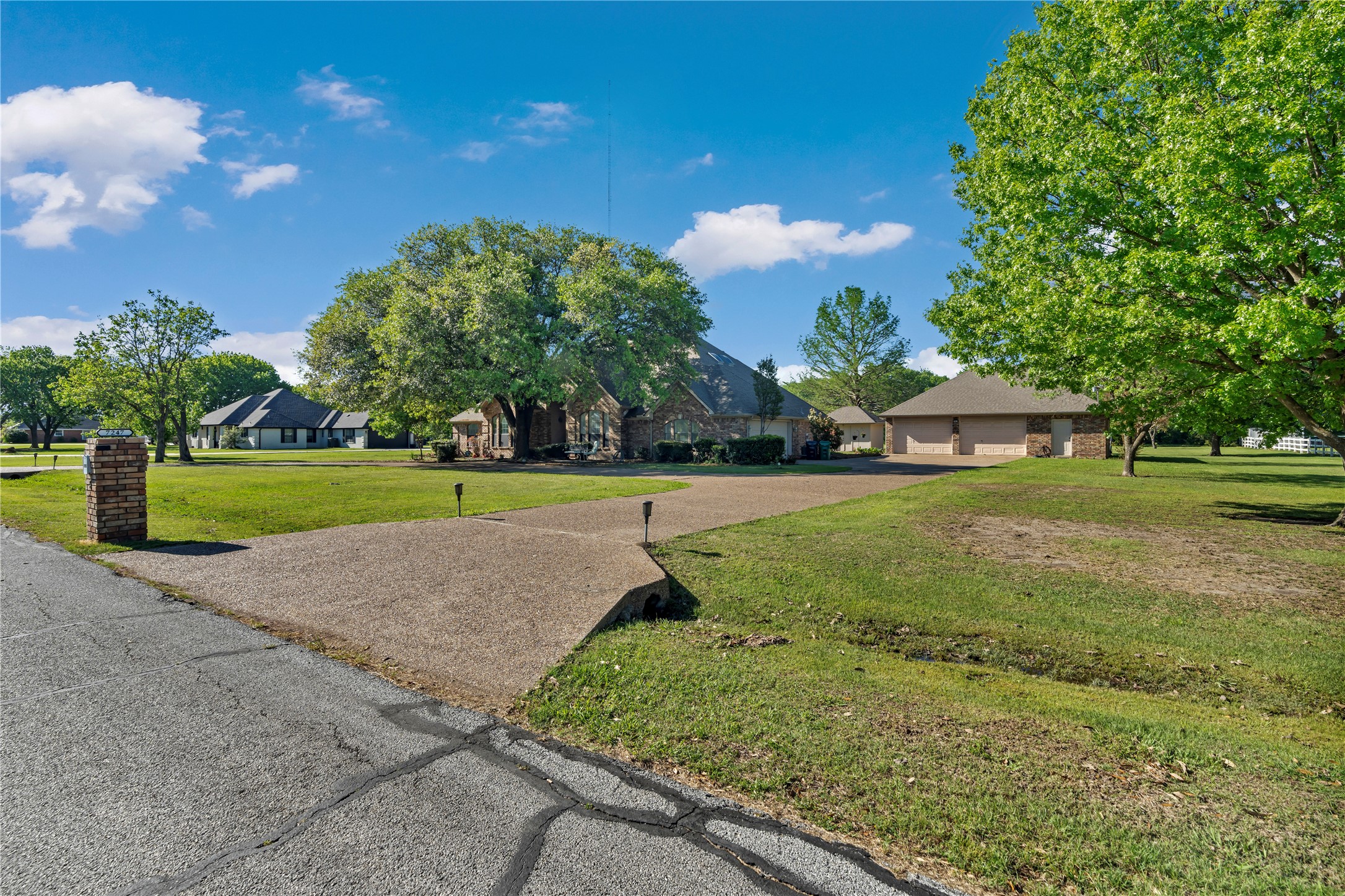 7247 Somerset Lane Aubrey TX 76227