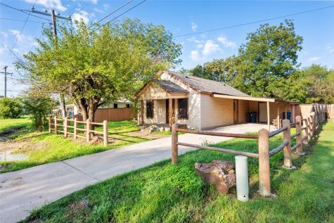 204 S Baugh Street Alvarado TX 76009