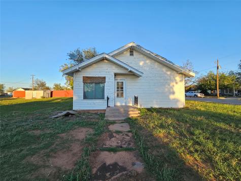 1211 Campbell Street Sweetwater TX 79556