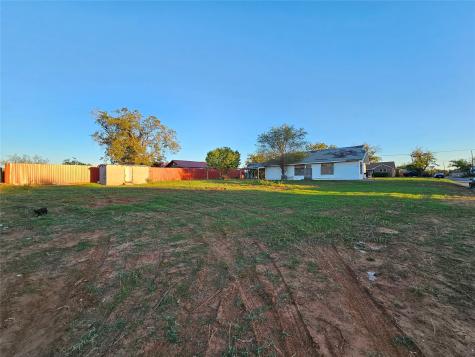 1211 Campbell Street Sweetwater TX 79556