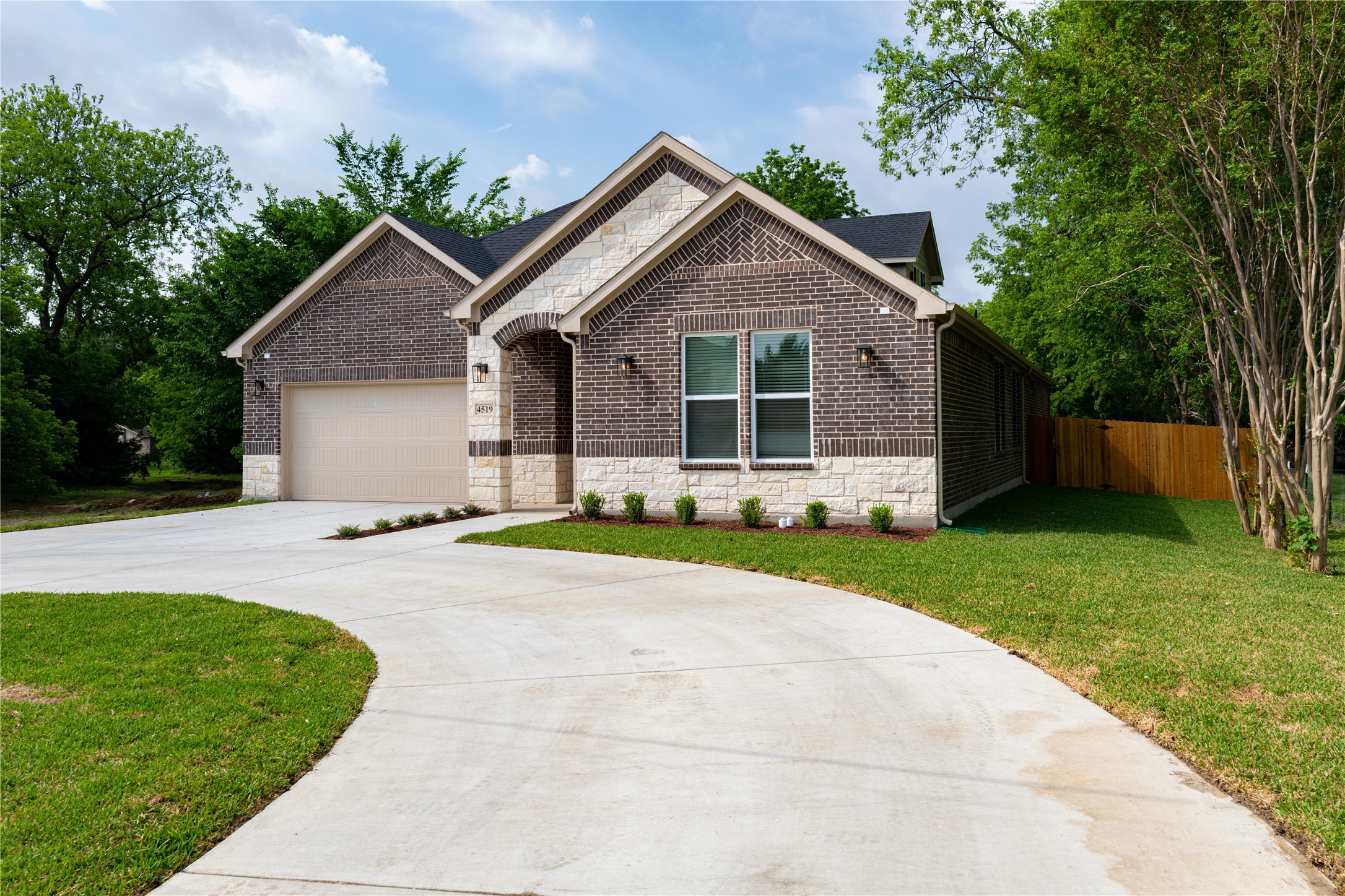 4519 Rosehill Road Garland TX 75043