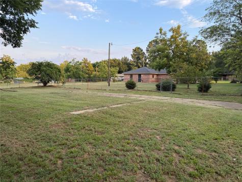 951 Van Zandt Paris TX 75460