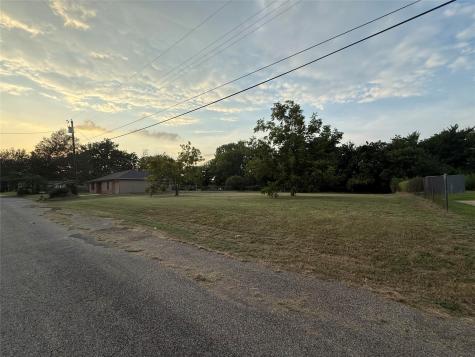 951 Van Zandt Paris TX 75460