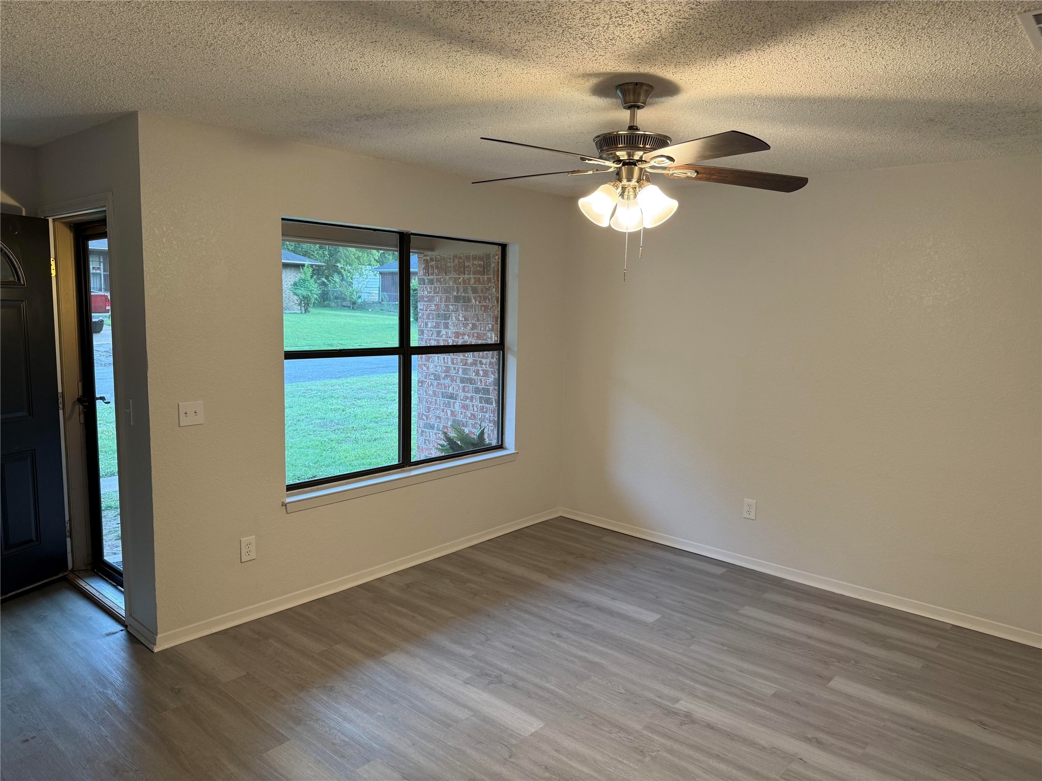 951 Van Zandt Paris TX 75460