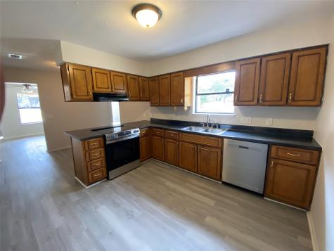 951 Van Zandt Paris TX 75460