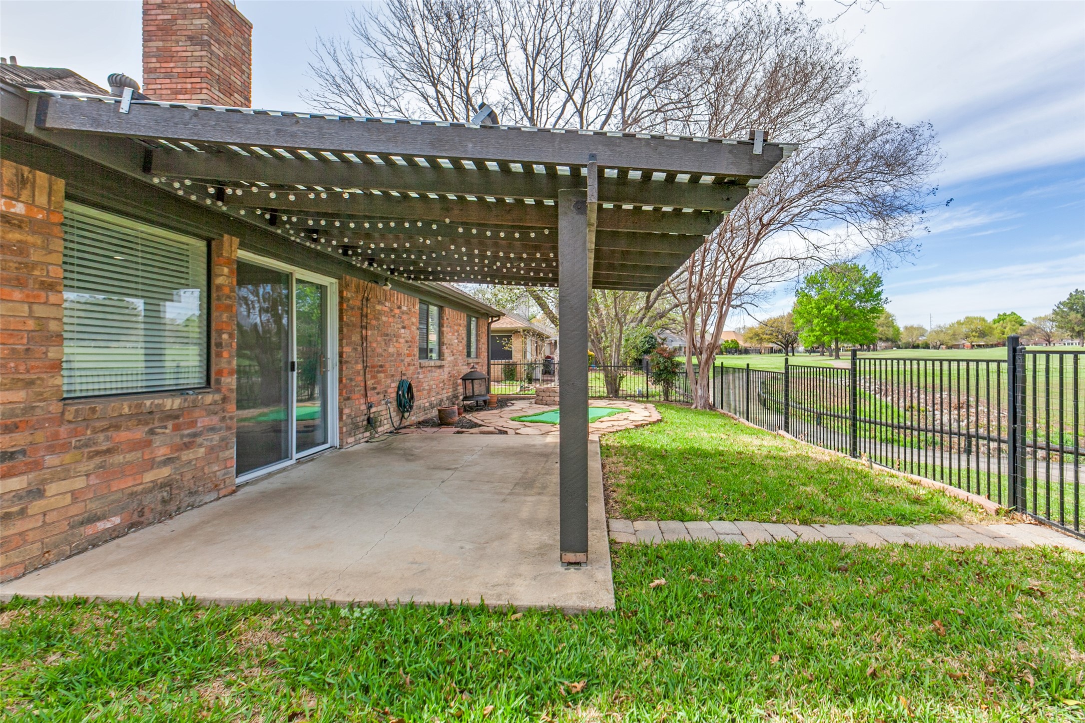 2722 Laurel Oaks Drive Garland TX 75044