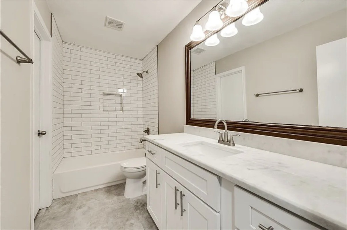 2303 Silverthorne Drive Dallas TX 75287