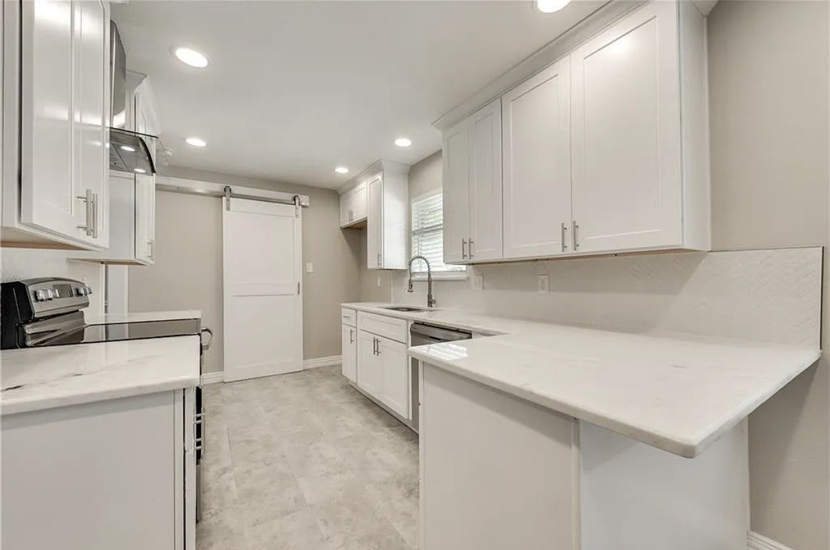 2303 Silverthorne Drive Dallas TX 75287
