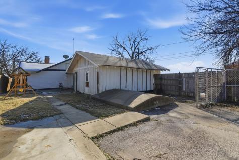 1317 4th Street Graham TX 76450