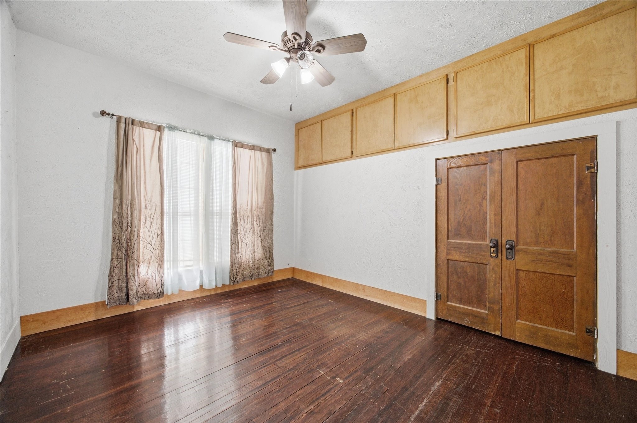410 S Preston Street Wolfe City TX 75496