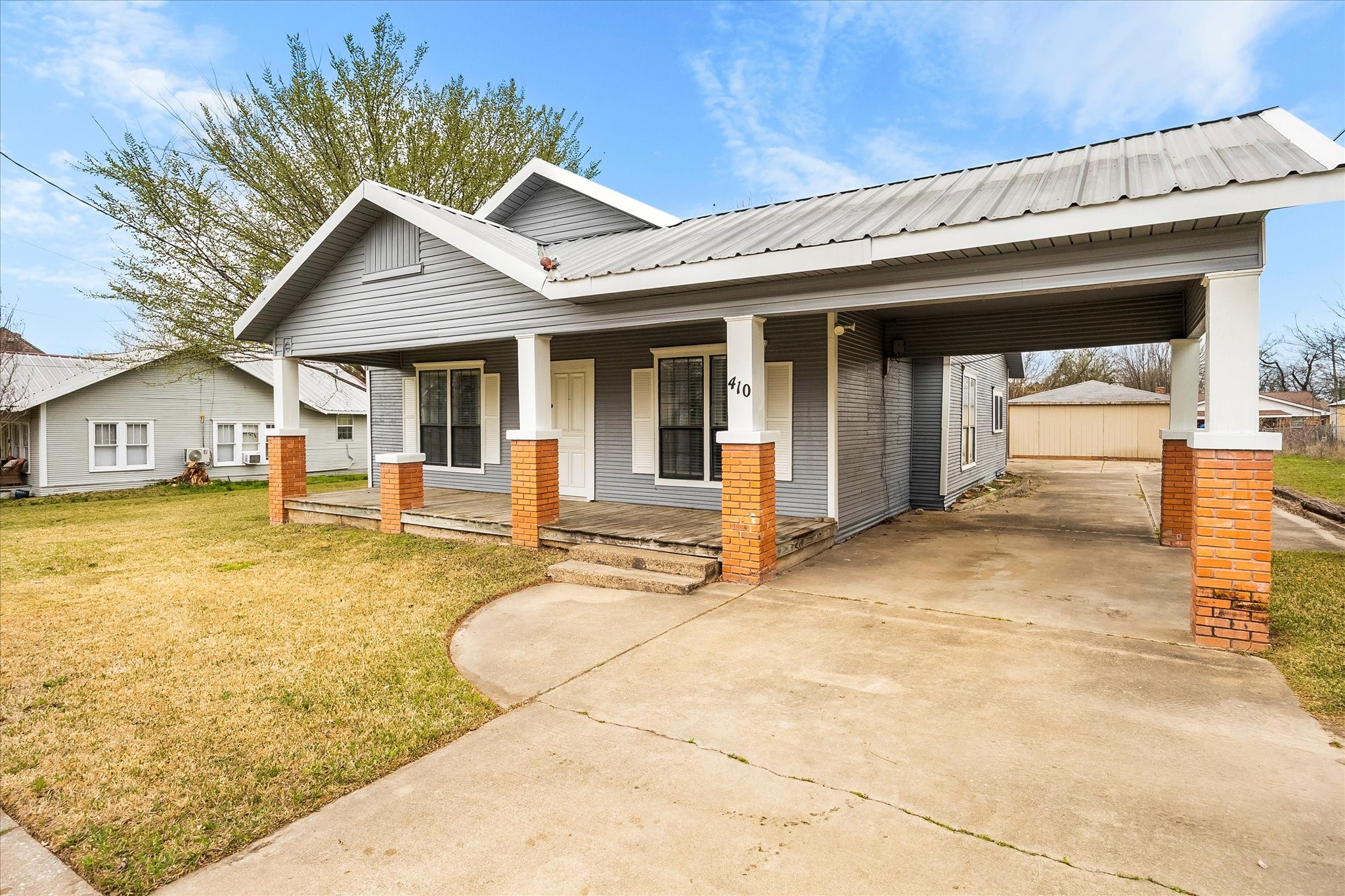 410 S Preston Street Wolfe City TX 75496