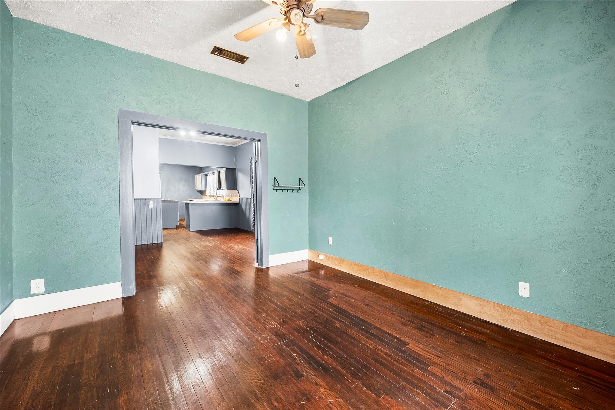 410 S Preston Street Wolfe City TX 75496