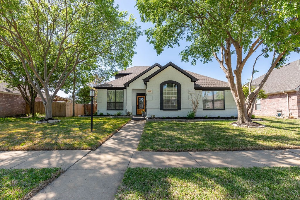 305 Newport Drive Van Alstyne TX 75495