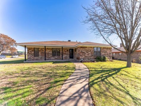 102 S Capri Drive Duncanville TX 75116