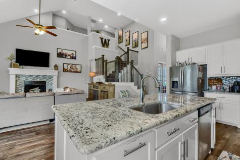 2113 Deer Run Gunter TX 75058