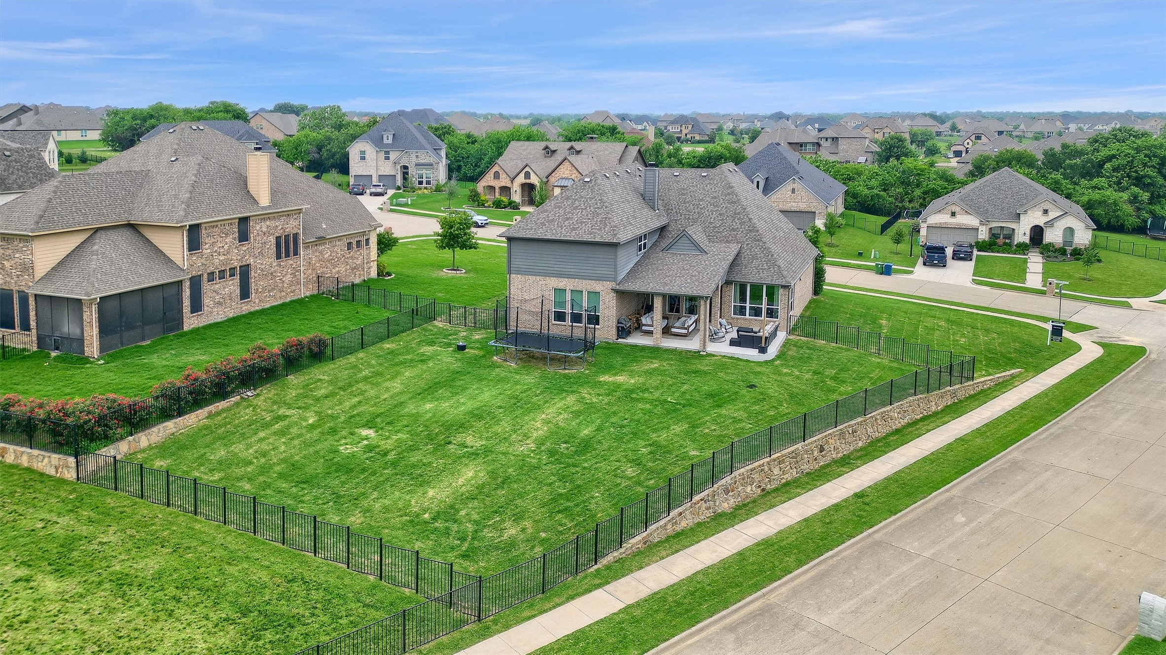 2113 Deer Run Gunter TX 75058