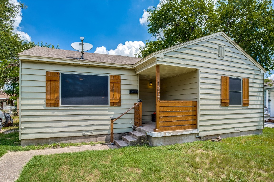 1807 Glenfield Avenue Dallas TX 75224