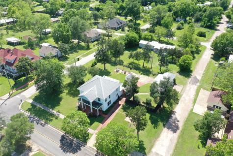 702 S 9th Avenue Teague TX 75860