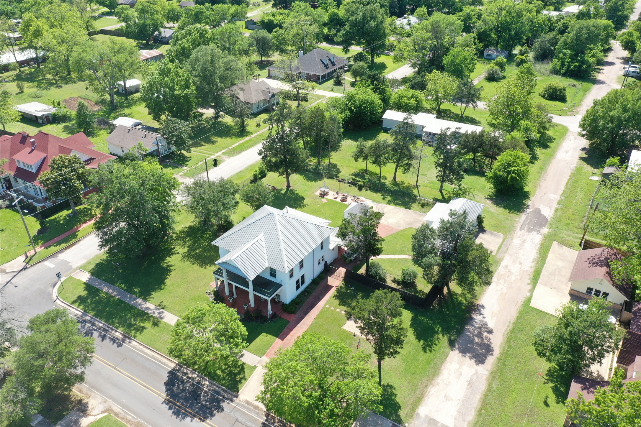 702 S 9th Avenue Teague TX 75860