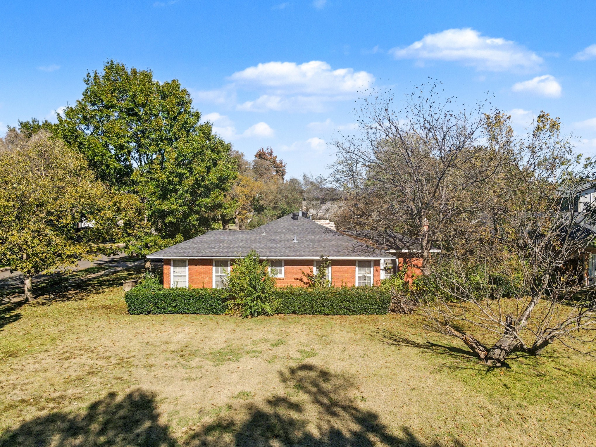 9734 Mixon Drive Dallas TX 75220