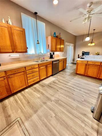 522 E Standifer Street Hamilton TX 76531