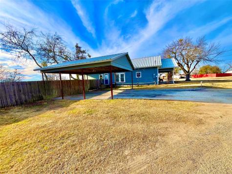 522 E Standifer Street Hamilton TX 76531