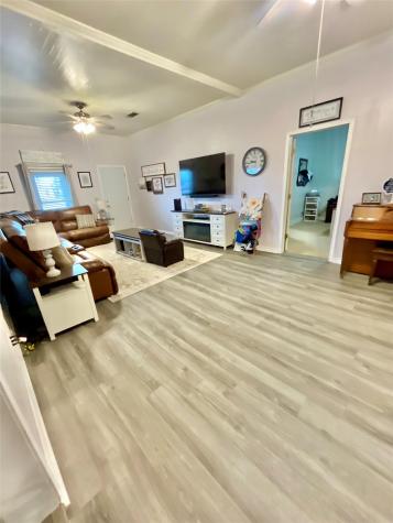 522 E Standifer Street Hamilton TX 76531