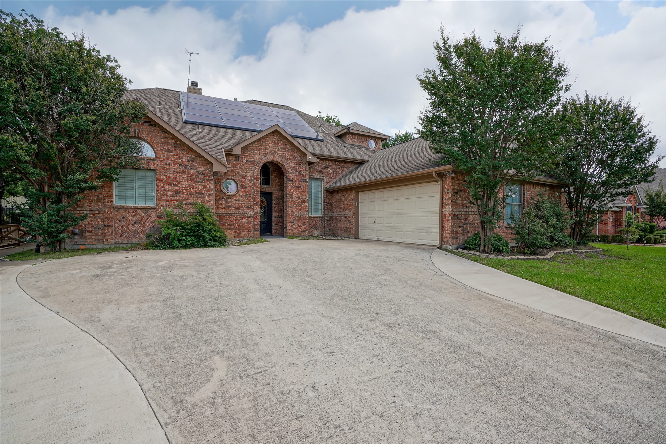 609 Trails End Court Hurst TX 76054