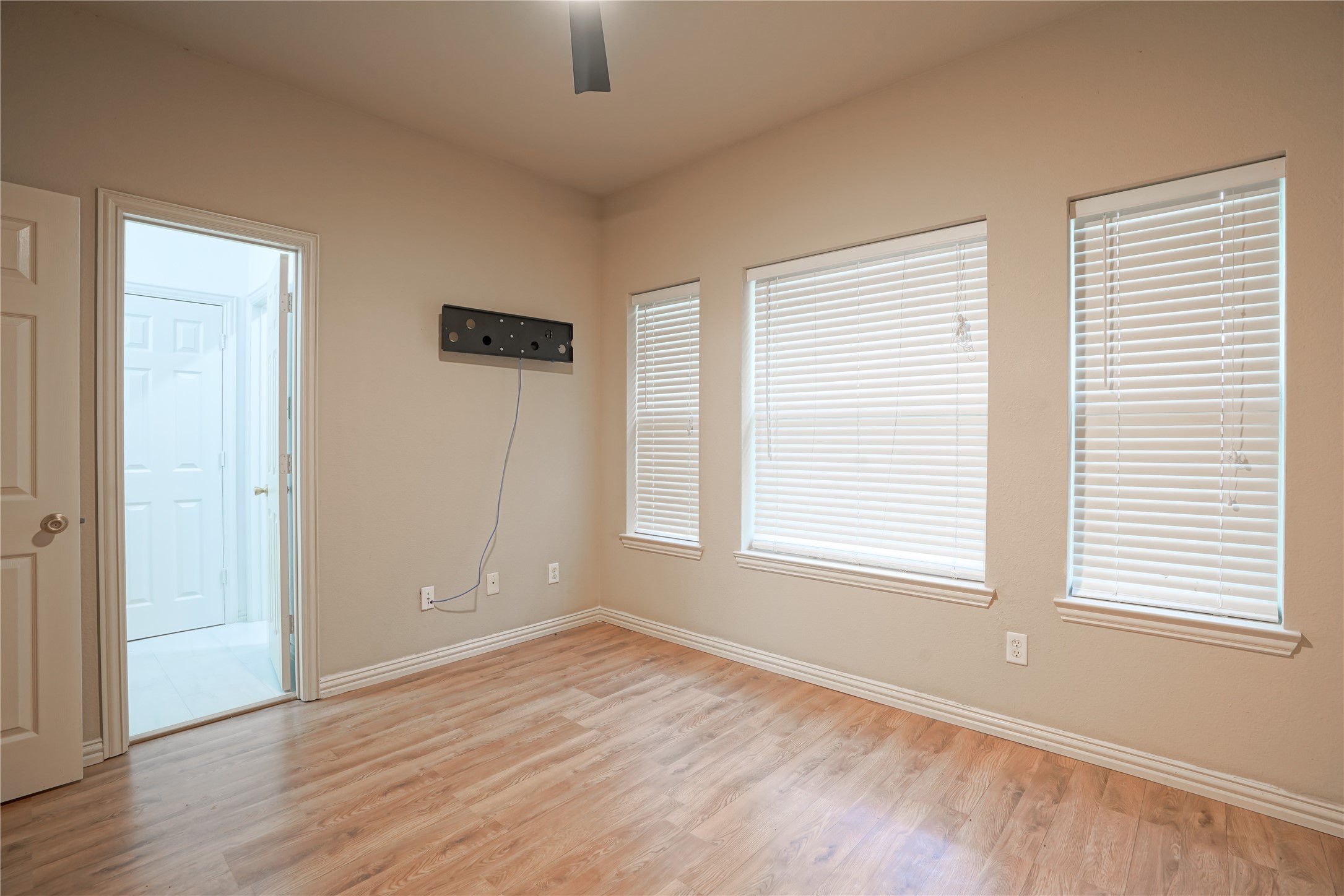 609 Trails End Court Hurst TX 76054