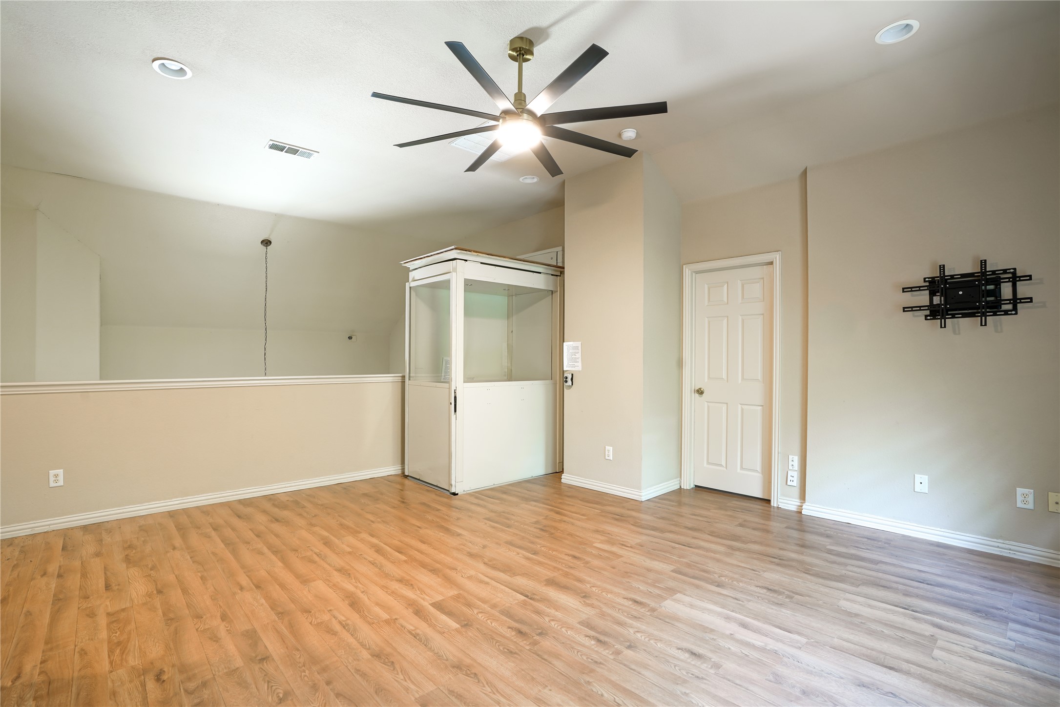 609 Trails End Court Hurst TX 76054