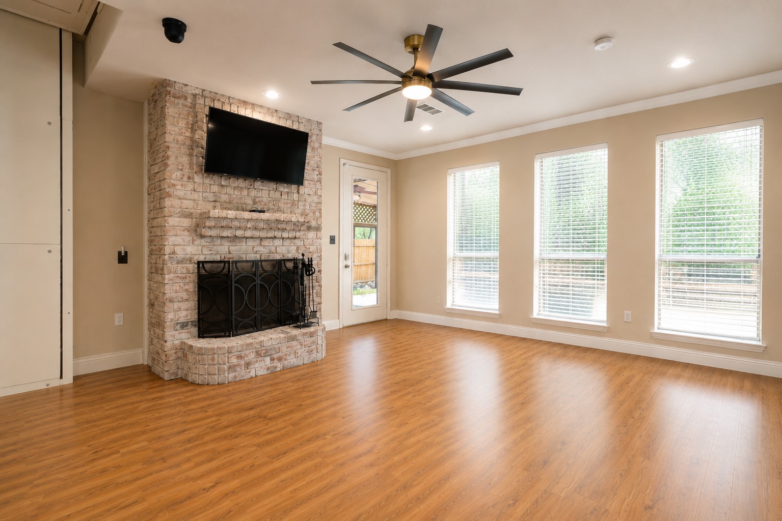 609 Trails End Court Hurst TX 76054