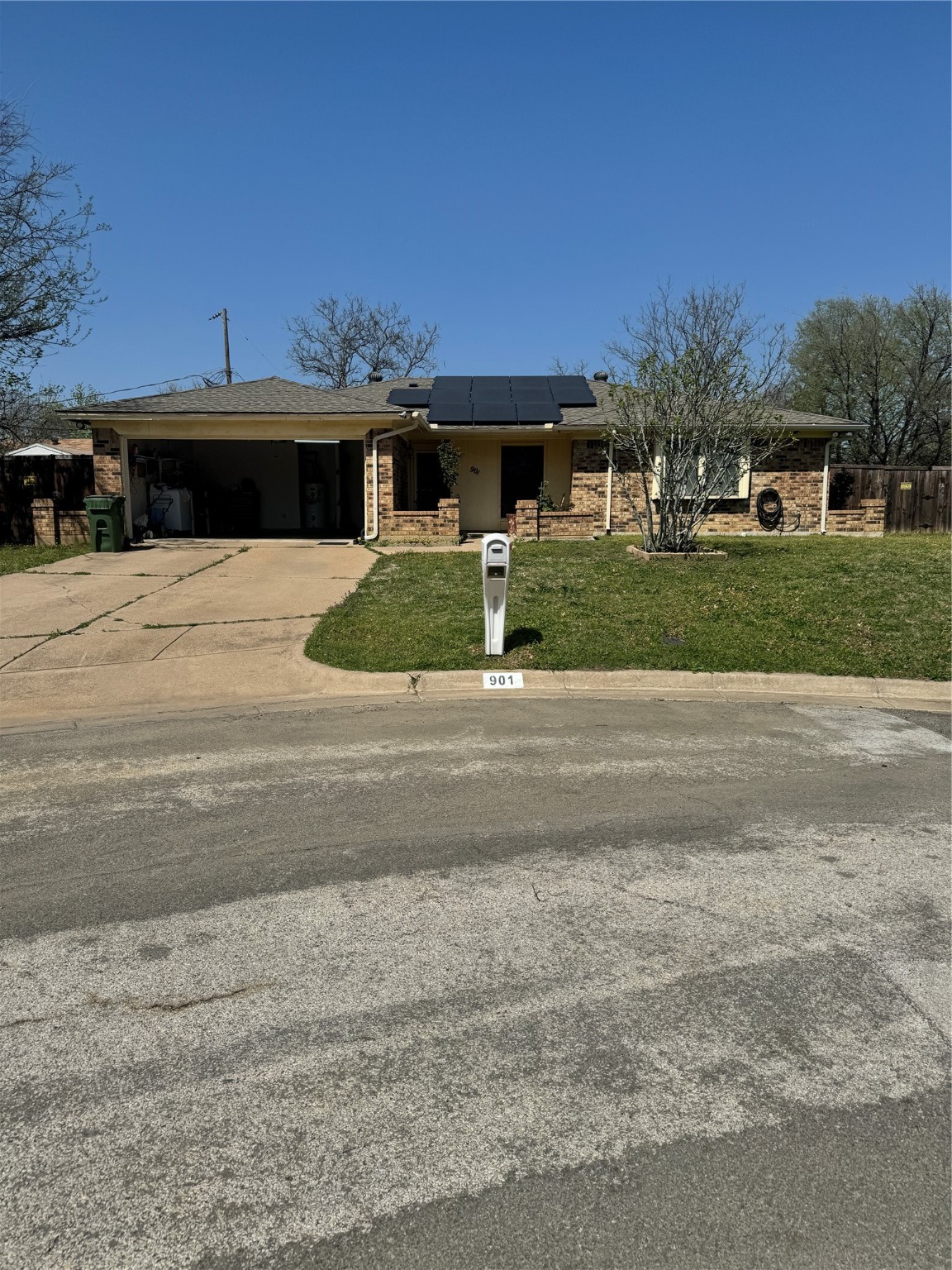 901 Freestone Court Arlington TX 76017