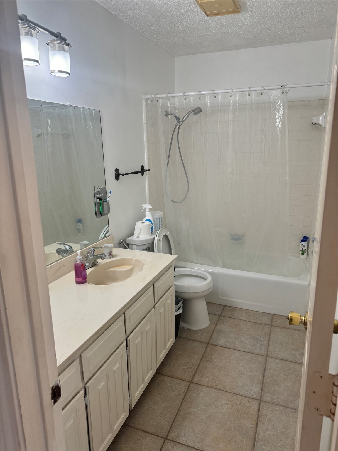 901 Freestone Court Arlington TX 76017