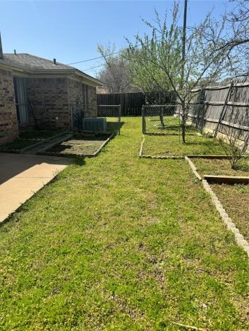 901 Freestone Court Arlington TX 76017
