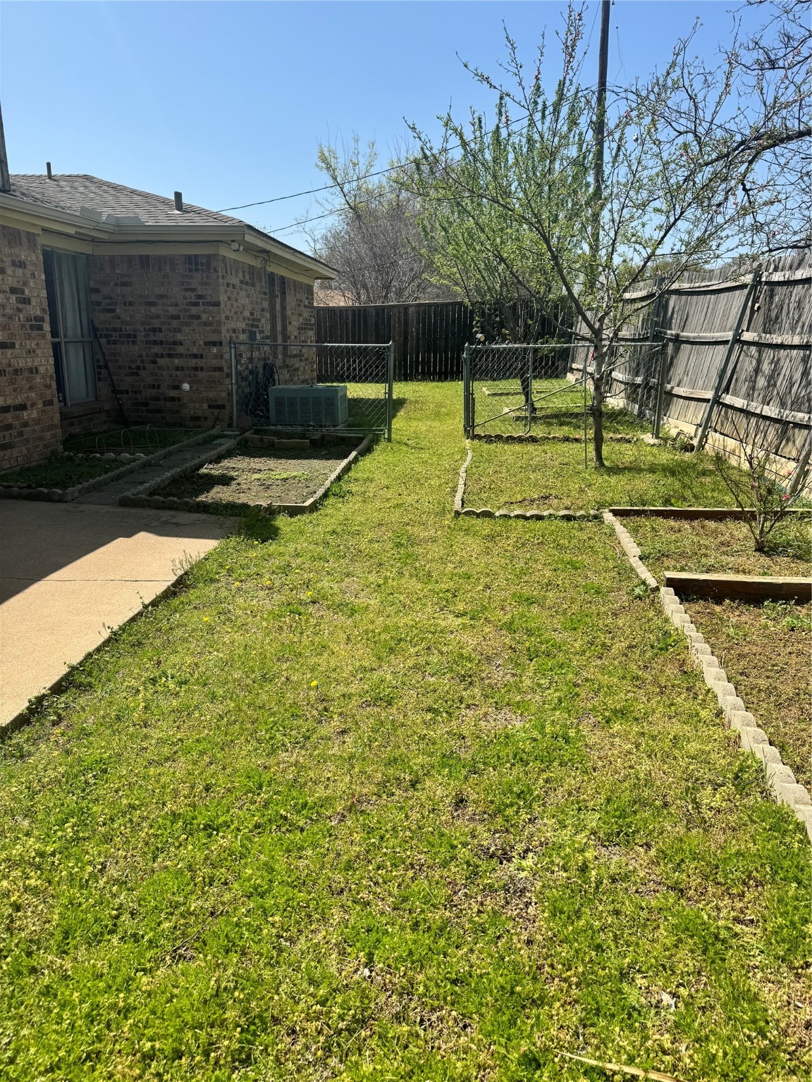 901 Freestone Court Arlington TX 76017