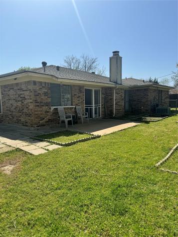 901 Freestone Court Arlington TX 76017