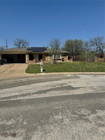 901 Freestone Court Arlington TX 76017