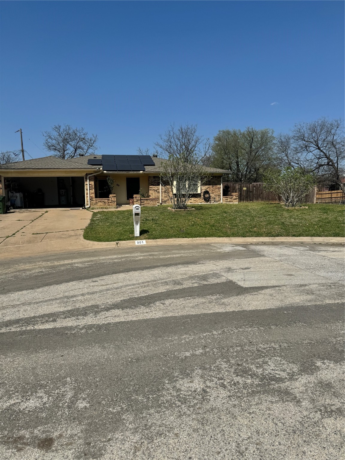 901 Freestone Court Arlington TX 76017