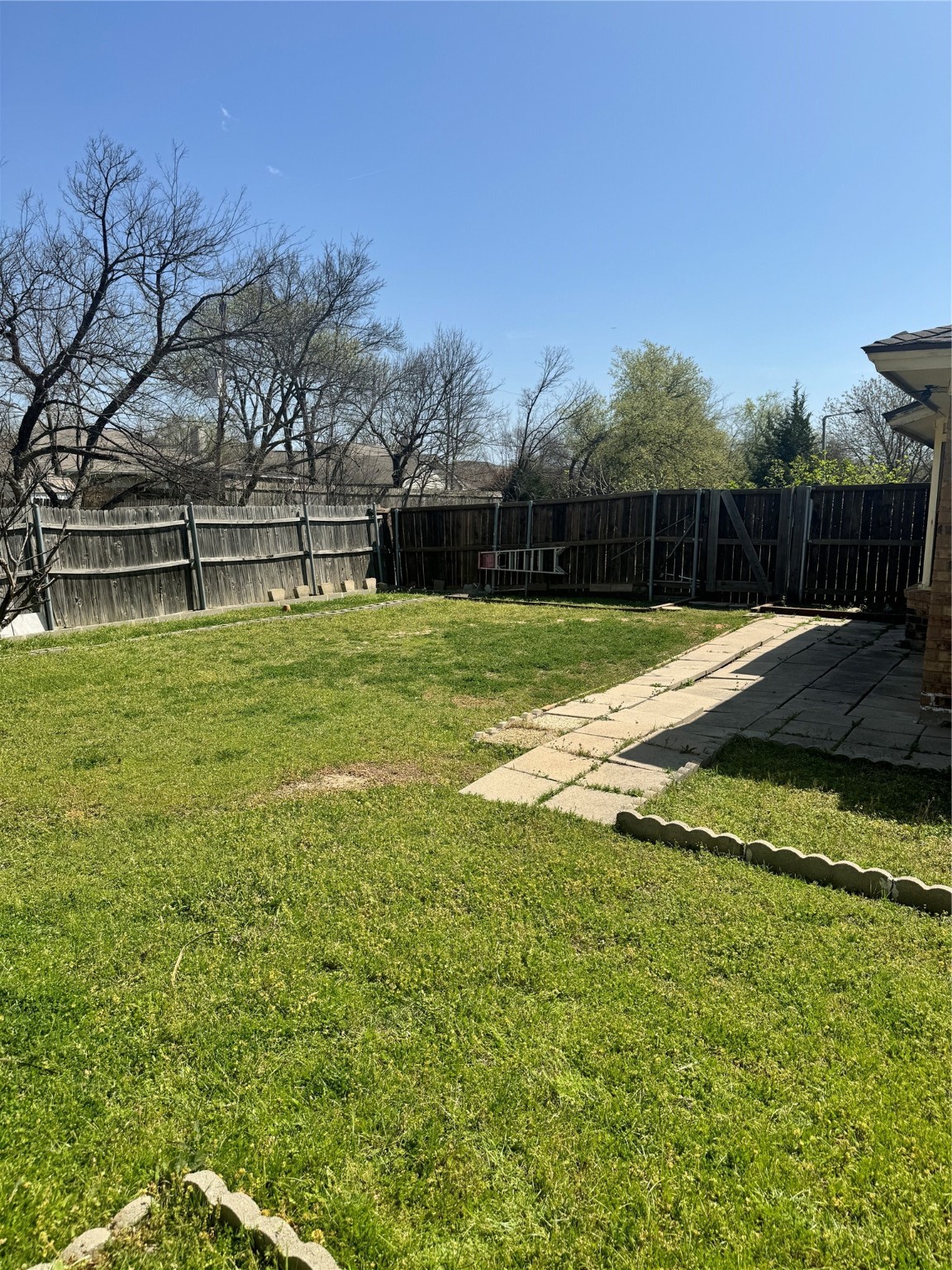 901 Freestone Court Arlington TX 76017