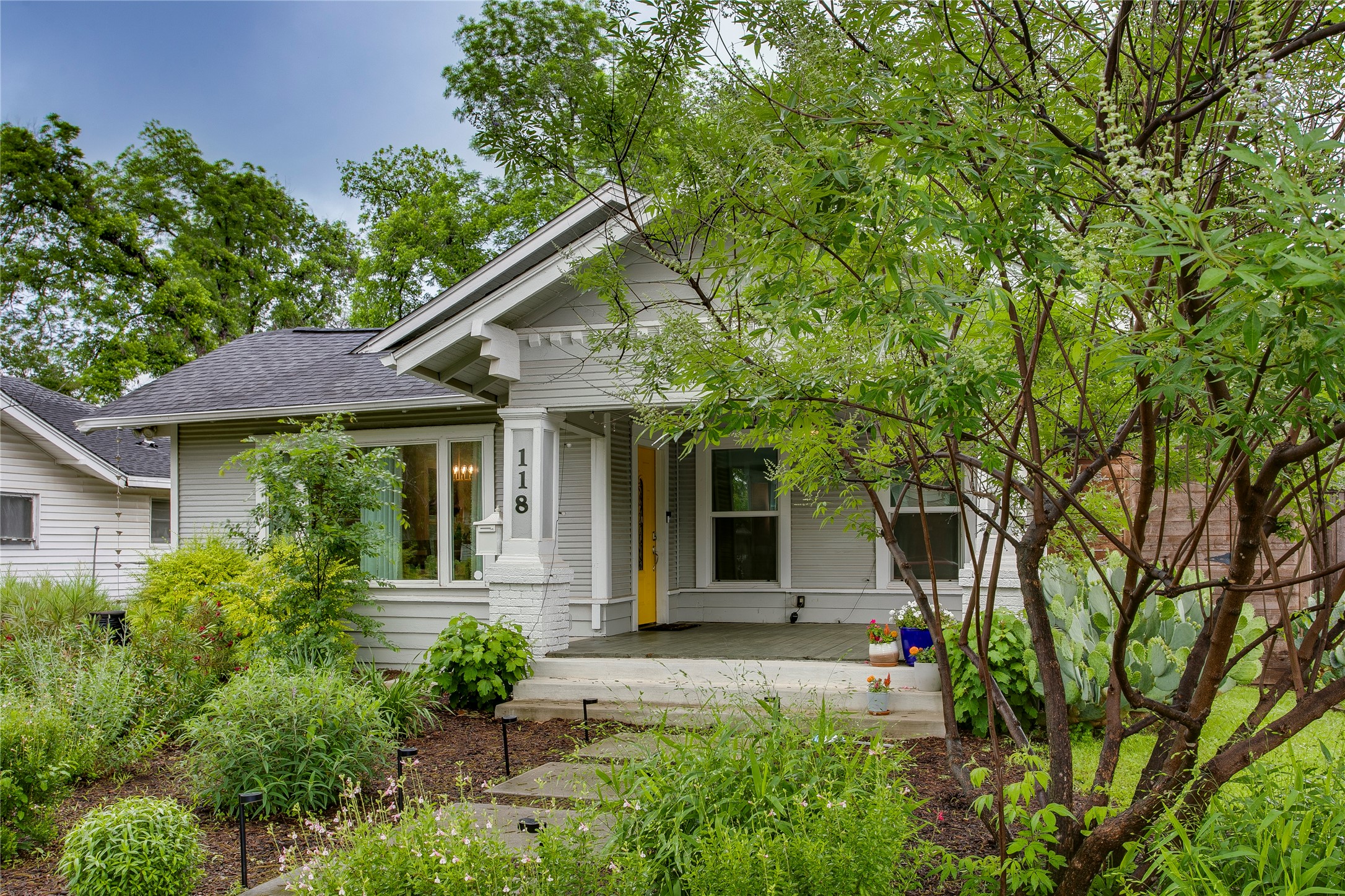 118 S Marlborough Avenue Dallas TX 75208