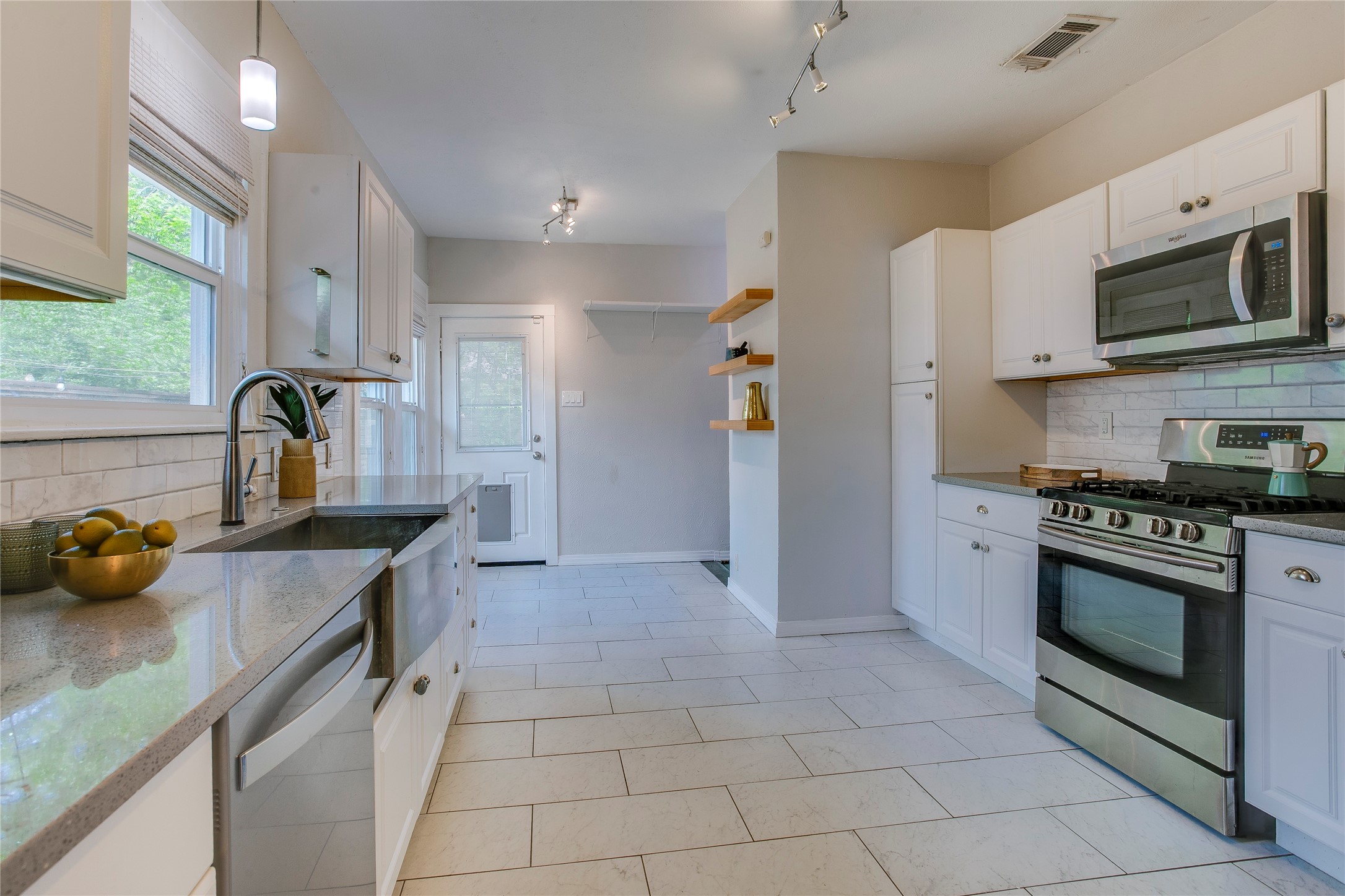 118 S Marlborough Avenue Dallas TX 75208